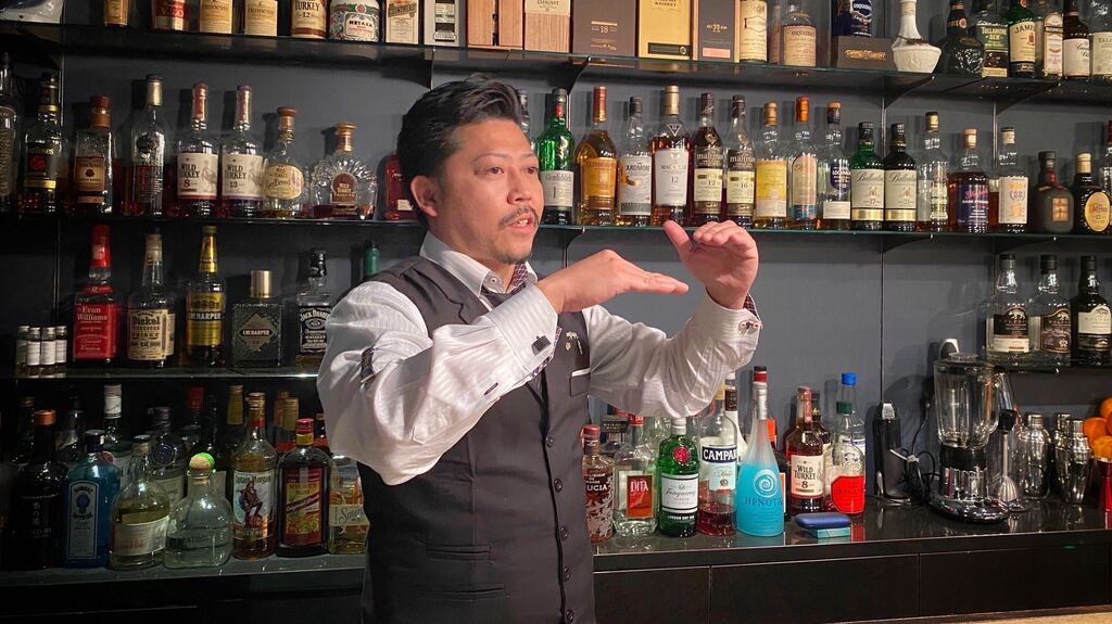 Bar 荻窪 荻窪誠マスターの紹介 北新地 匠箱